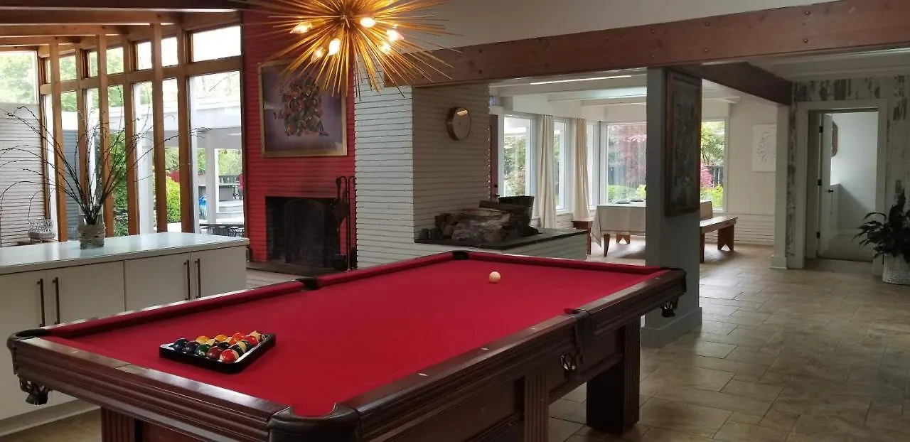 Spectacular Home In Middletown With Acres Of Privacy Louisville 0*,  USA