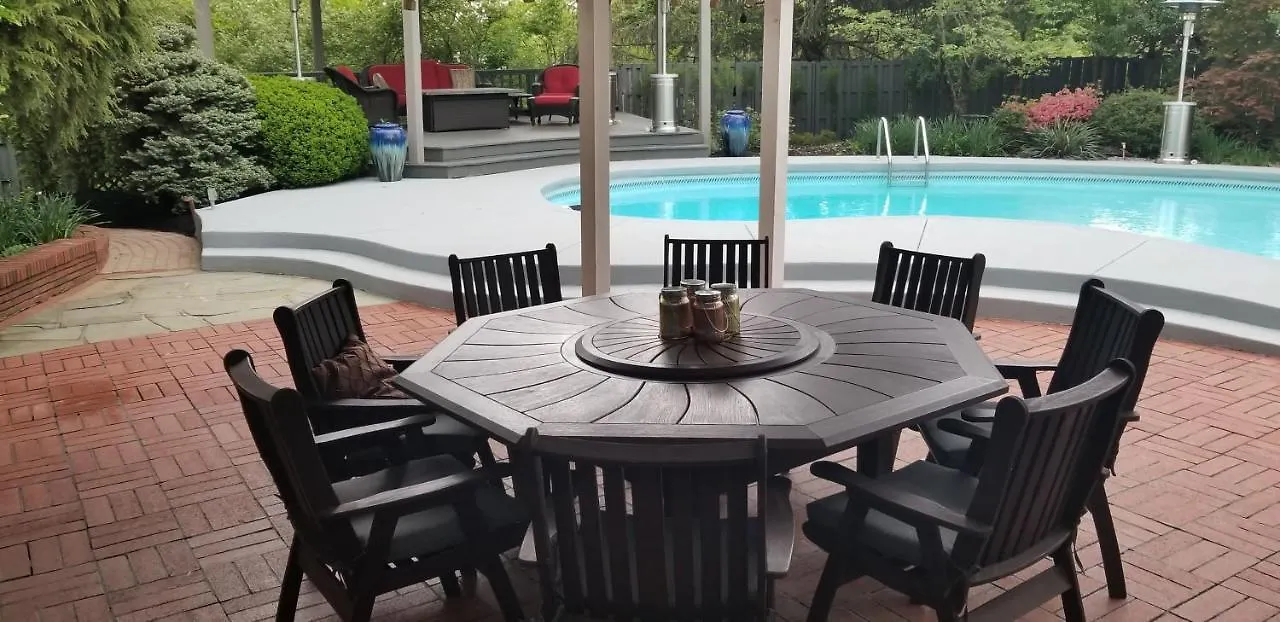 Spectacular Home In Middletown With Acres Of Privacy Louisville