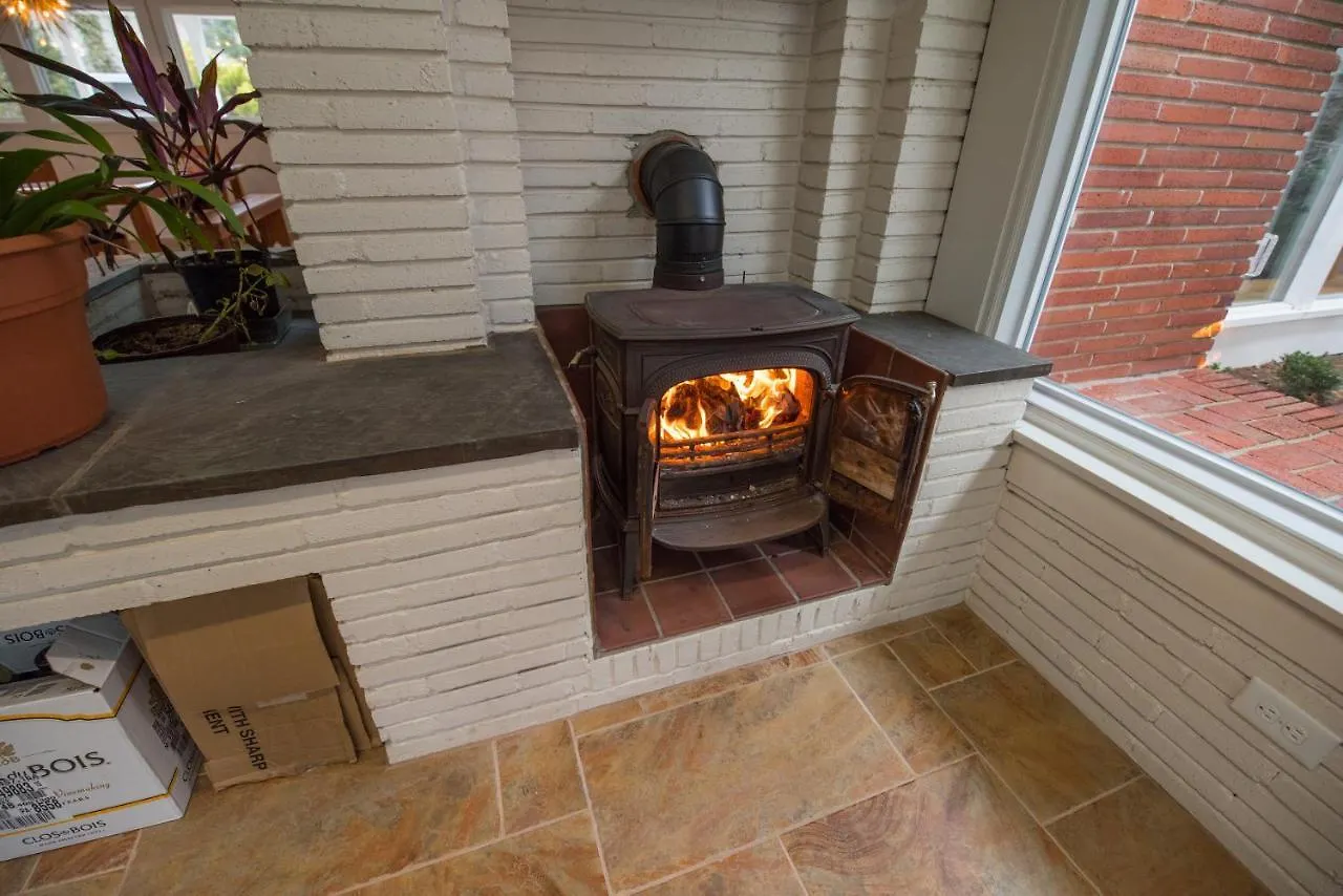 Spectacular Home In Middletown With Acres Of Privacy Louisville USA
