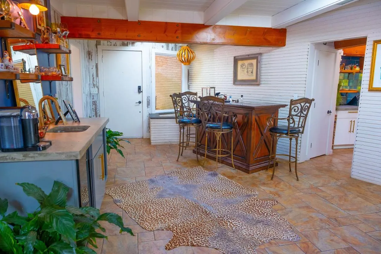 Spectacular Home In Middletown With Acres Of Privacy Louisville