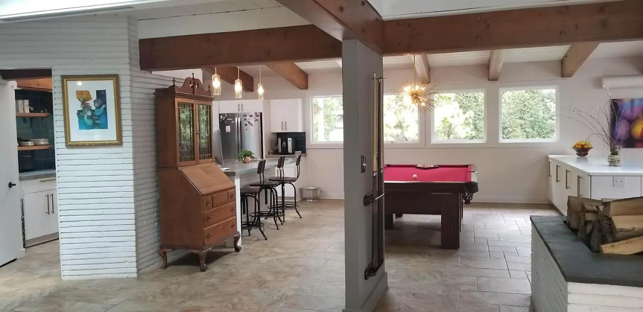 Spectacular Home In Middletown With Acres Of Privacy Louisville USA