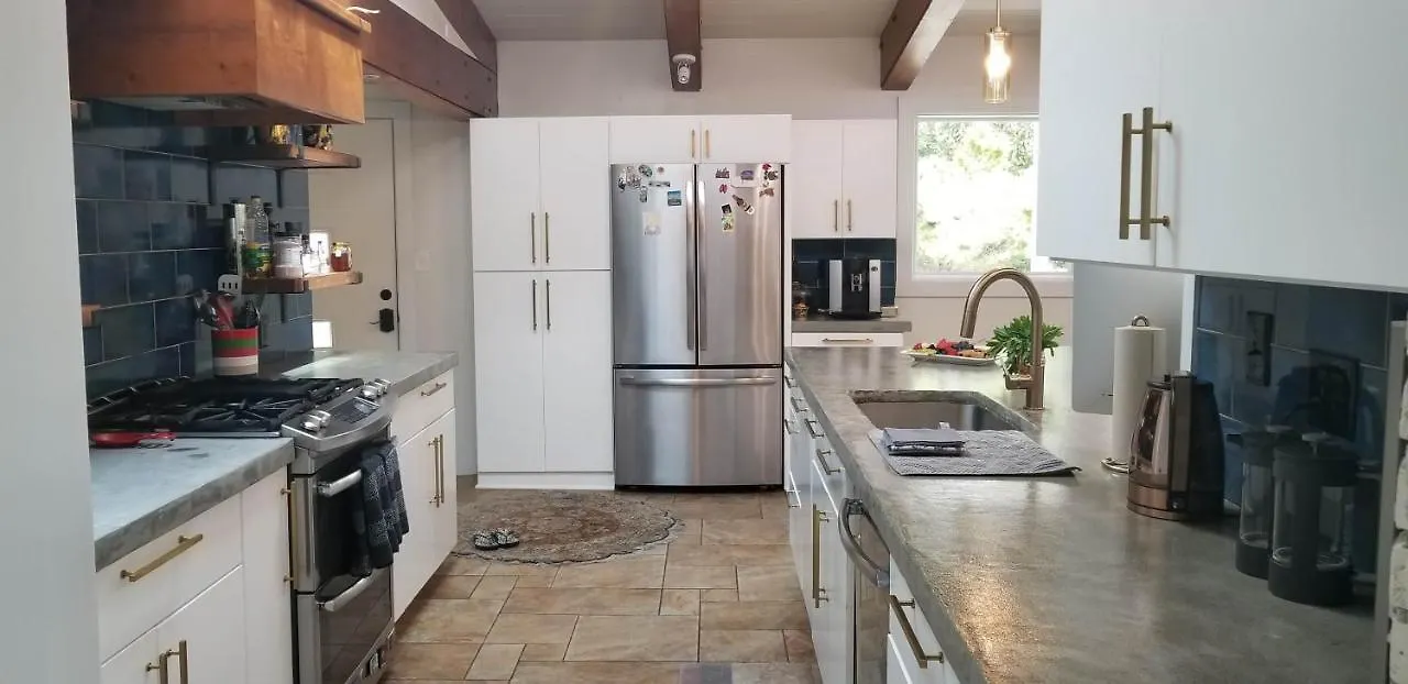 Spectacular Home In Middletown With Acres Of Privacyルイスビル 米国